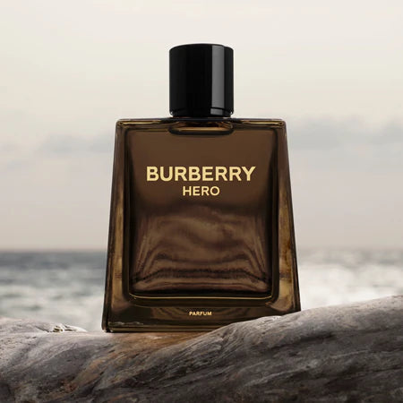 Burberry Hero Parfum 100 ml – Fragrance Intense & Boisée pour Homme
